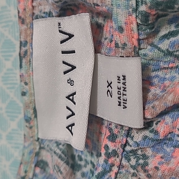 Colorful Blouse - Picture 3 of 3